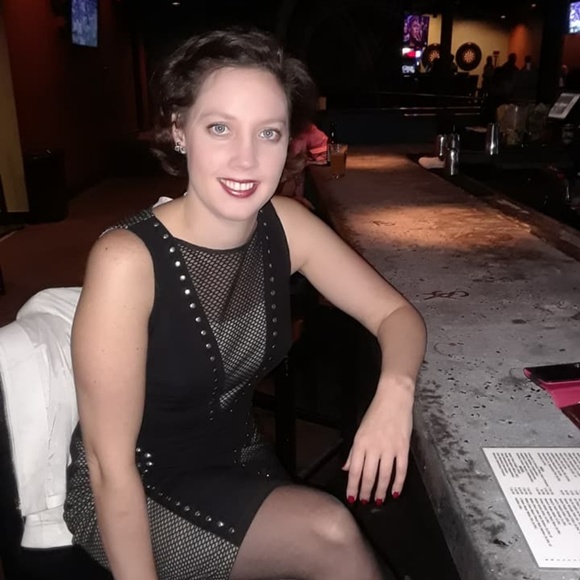 Meet your Posher, Natalia - Picture 2 of 3